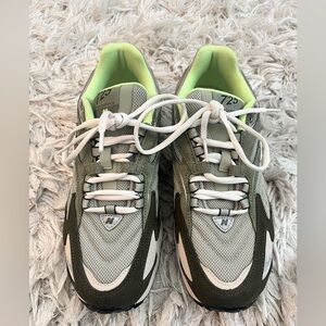 New Balance 725 Olivine Dark Moss